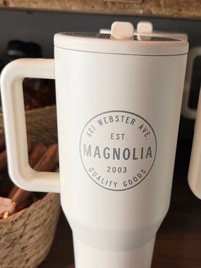Magnolia White Travel Tumbler with Handle. Hydro mug. White